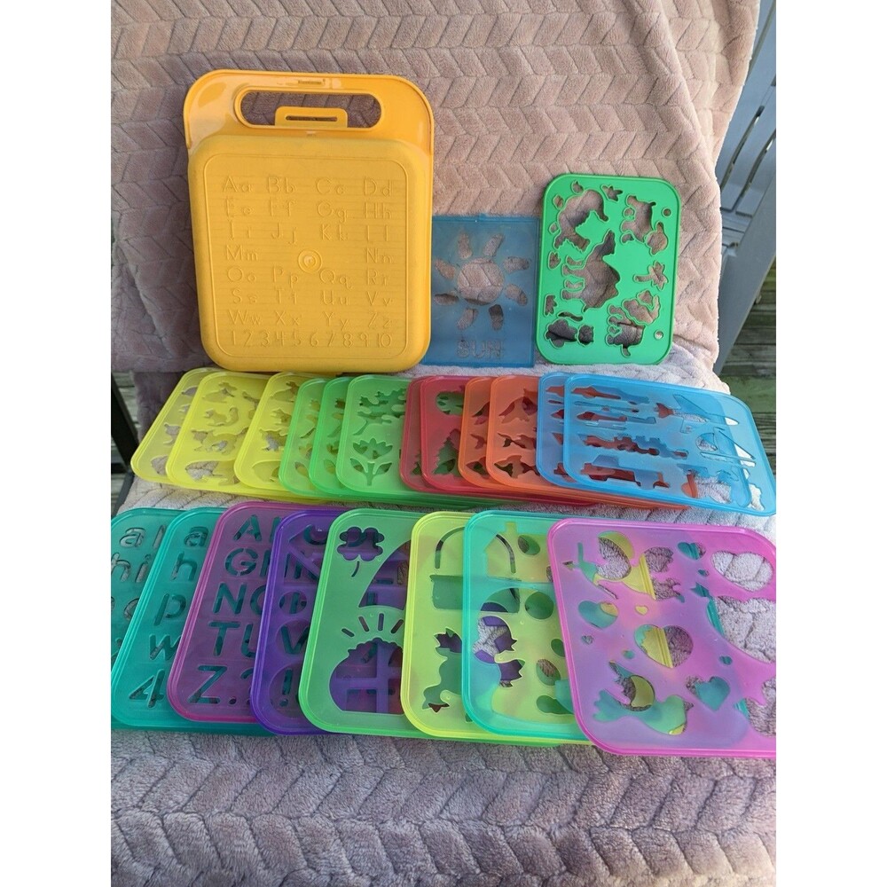 Vintage Tupperware Stencil Case w/ 22 Multicolor Stencils 1987-1990